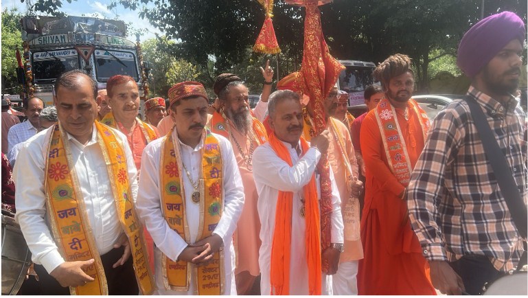 बाबा बालक नाथ जी के जयकारो के बीच निकली श्री सिद्ध बाबा बालक नाथ जी की भव्य शोभा यात्रा