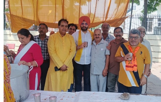 भारतीय सांस्कृतिक ज्ञान संगठन ने आज निर्जला एकादशी के शुभ अवसर पर ठंडे मीठे पानी की छबील का श्री लक्ष्मी नारायण मन्दिर, सैक्टर 44सी, चण्डीगढ़ में आयोजन किया।